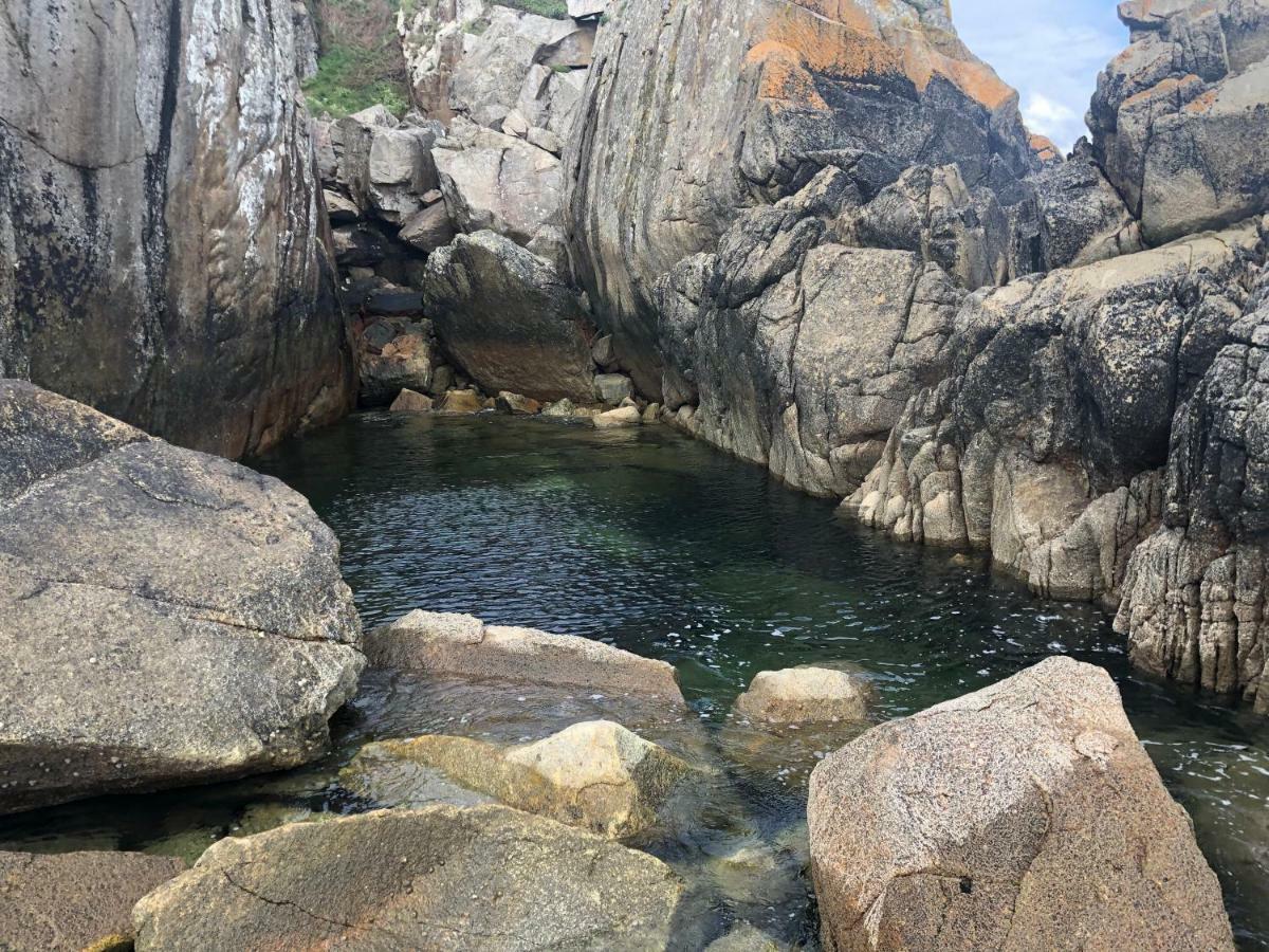 Poullan-sur-Mer Les Fous De Bassans B&B 외부 사진
